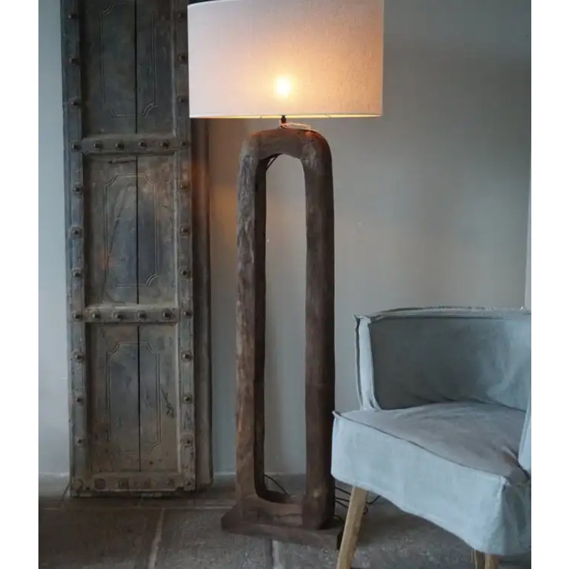 Brązowa drewniana lampa podłog – Interior Design Office Space recenzja i cena